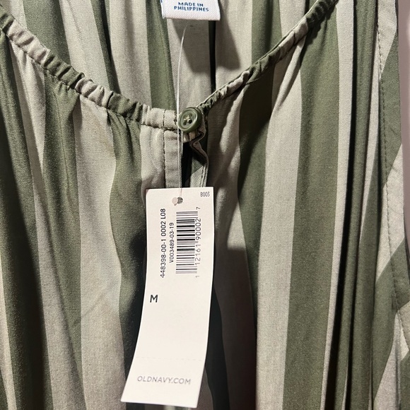 NWT Old Navy Romper - Picture 3 of 5